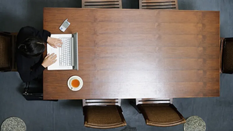 2015-12-aaron-timms-laptop-computer-table-top-large.jpg 2015-12-aaron-timms-laptop-computer-table-top-large.jpg